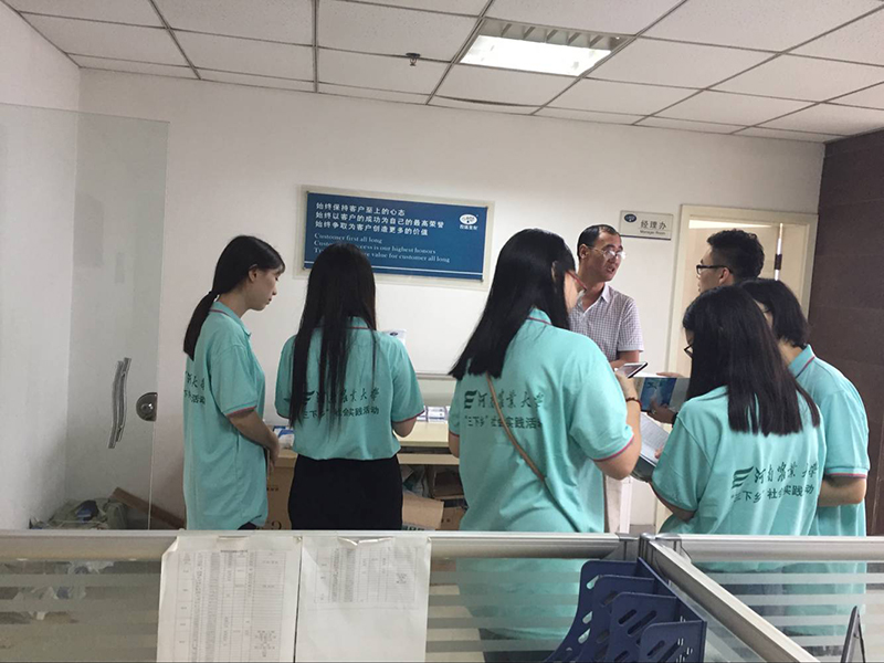河南（nán）農業大學植（zhí）保學院研究生到麻豆精品生化公司參觀學習(圖2)